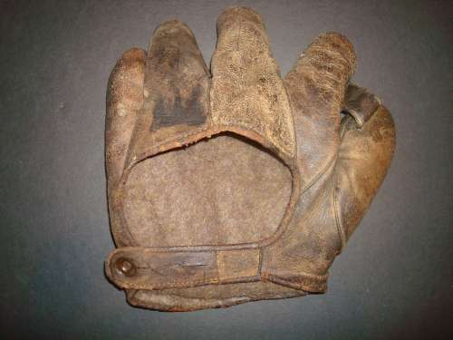 Spalding 1 Inch Web With Wool Lining Back